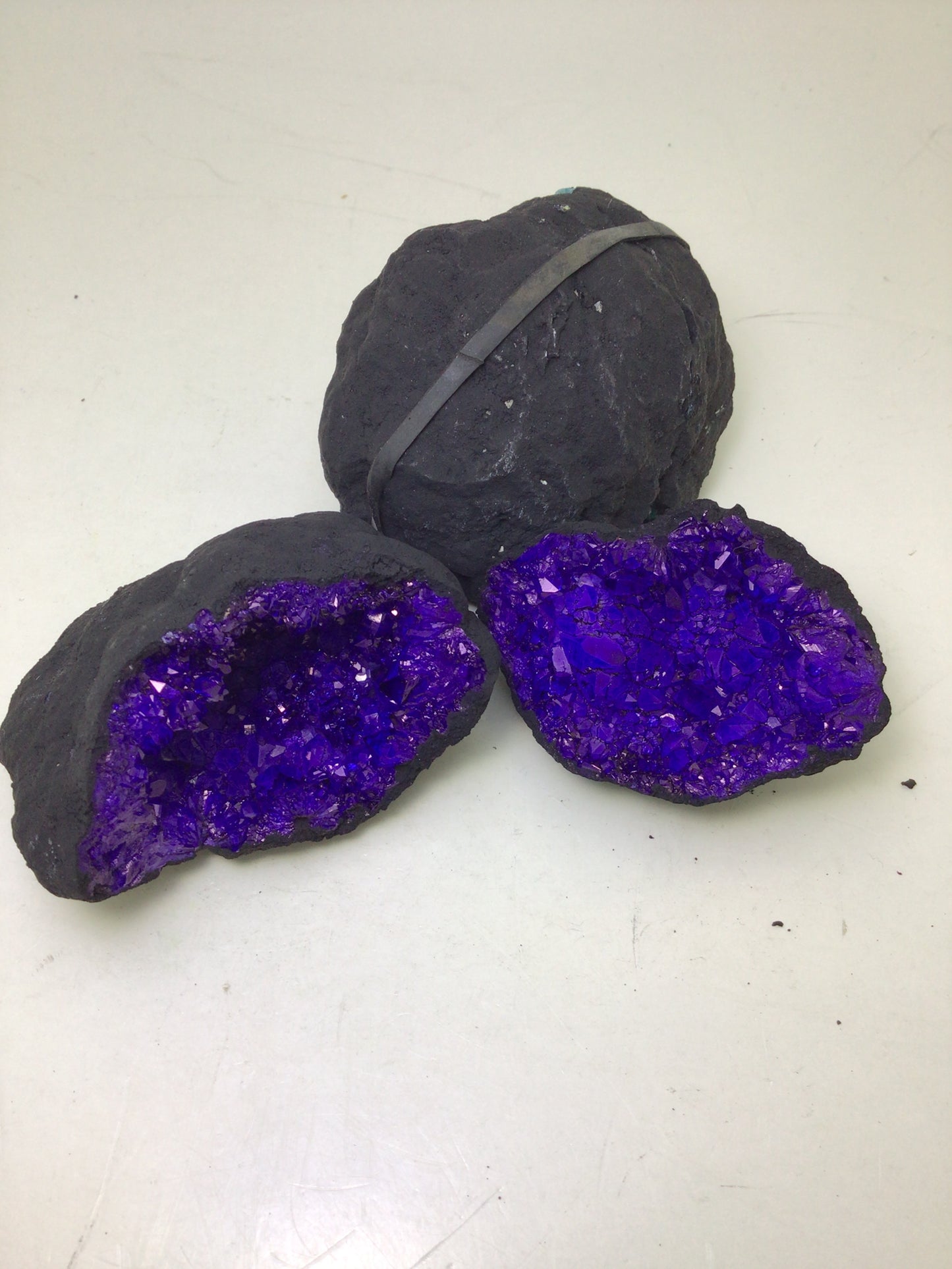 Medium Blue Cracked Geode
