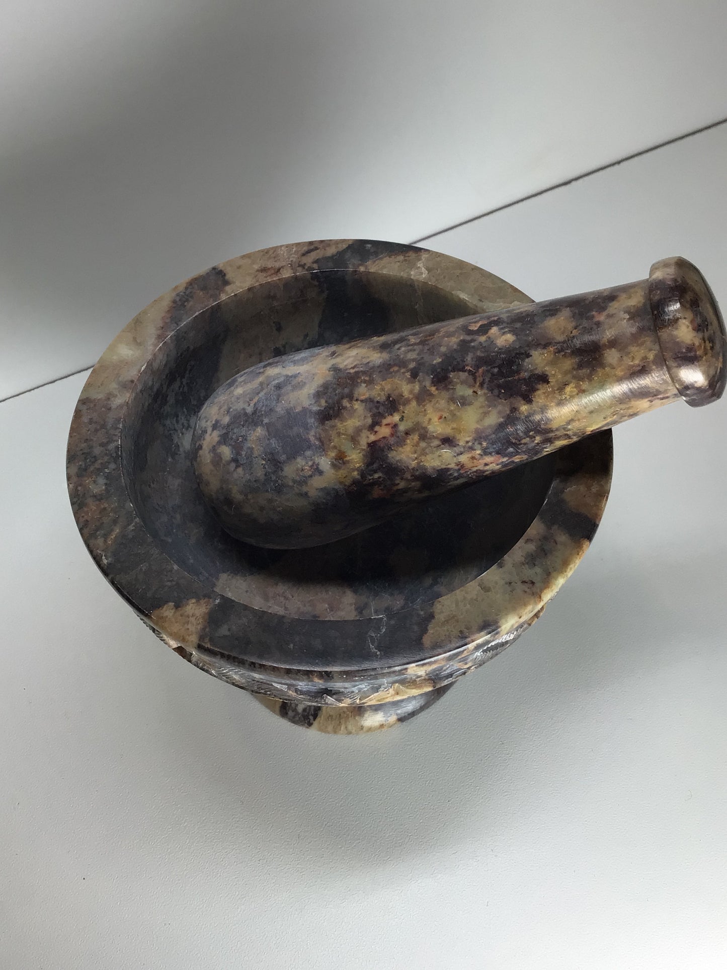 Light Brown Mortar & Pestle with Leaves