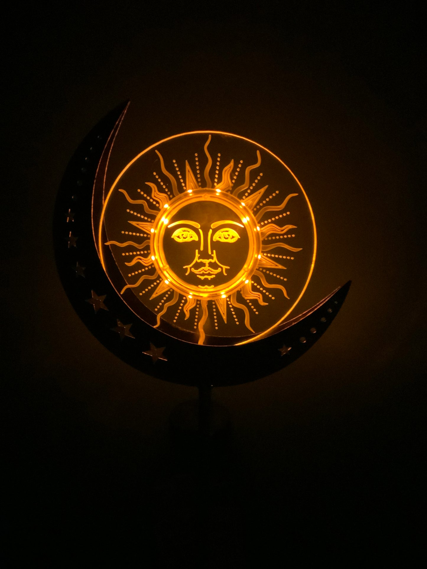 Sun/Moon Illusion Solar Stake