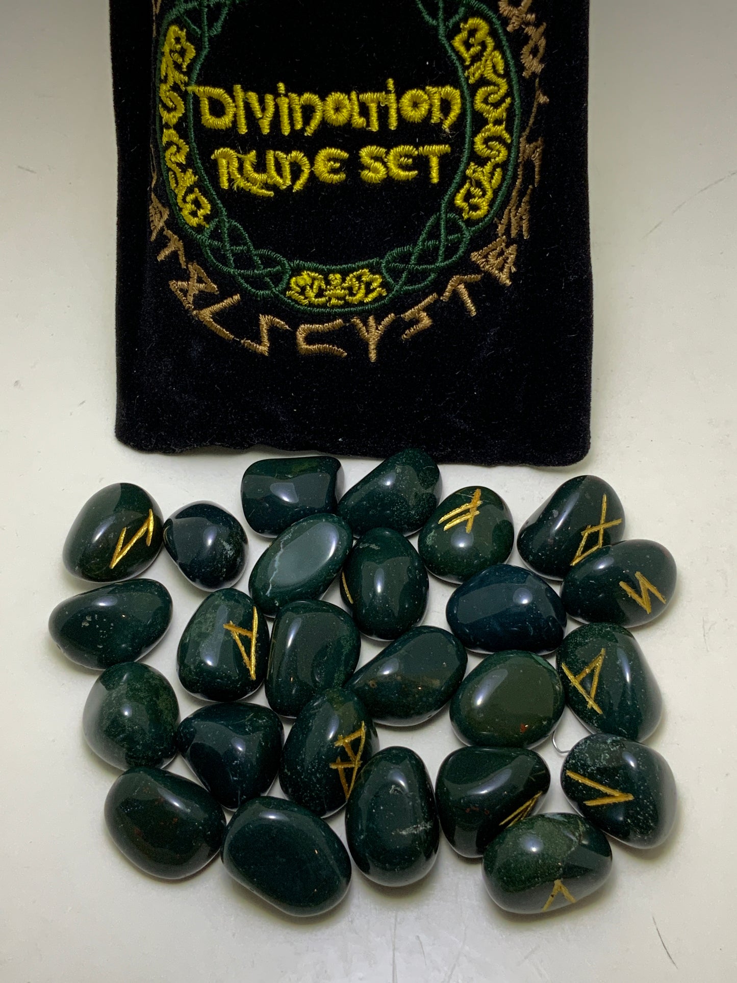 Bloodstone Runes Set