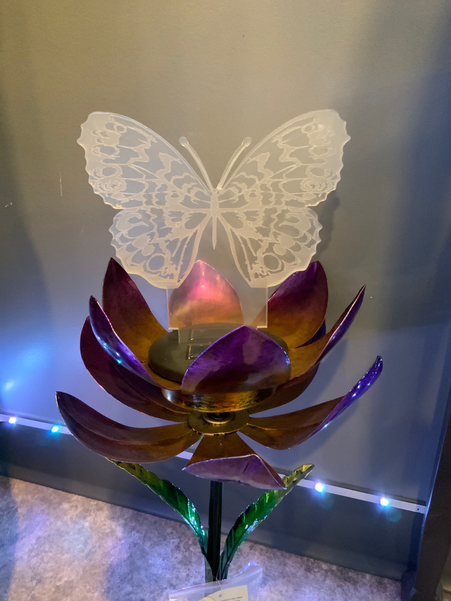 Butterfly Illusion Spinning Solar Stake