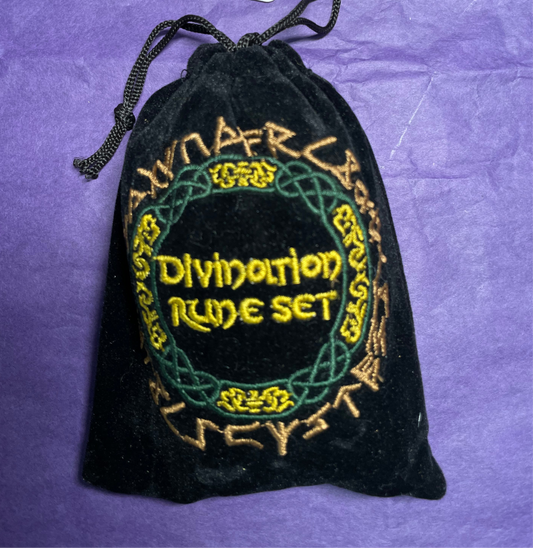 Green Aventurine Runes Set